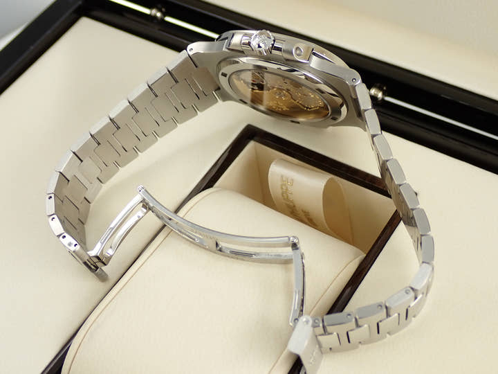 パテックフィリップ ノーチラス Ref.5711/1A-010 ステンレススチール ブルー文字盤