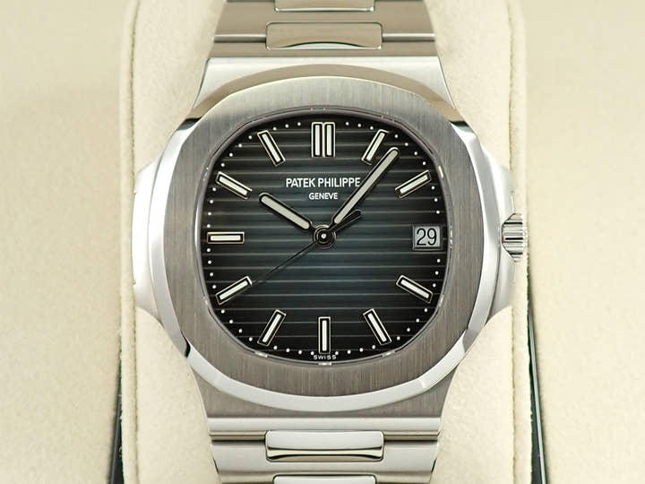 パテックフィリップ ノーチラス Ref.5711/1A-010 ステンレススチール ブルー文字盤