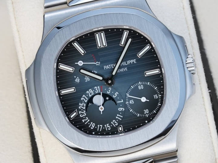 パテックフィリップ ノーチラス プチコンプリケーション Ref.5712/1A-001 ステンレススチール ブルー文字盤