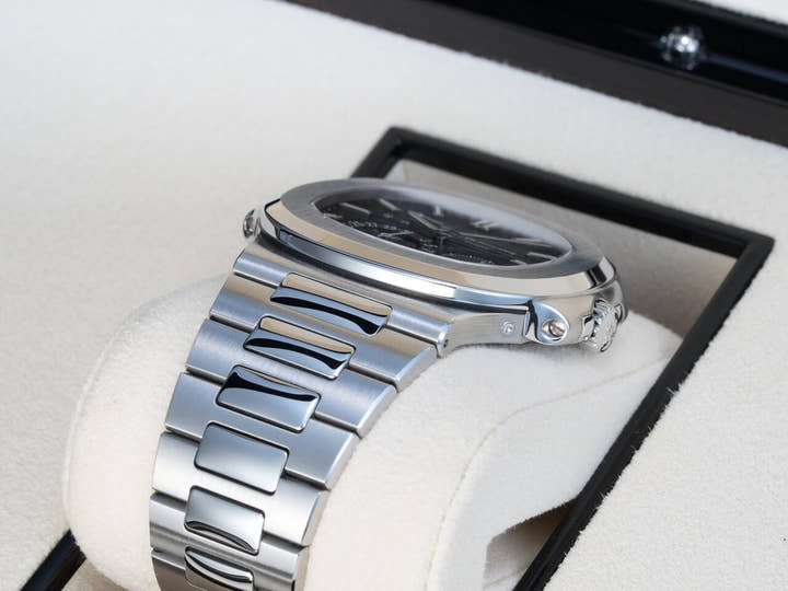 パテックフィリップ ノーチラス プチコンプリケーション Ref.5712/1A-001 ステンレススチール ブルー文字盤