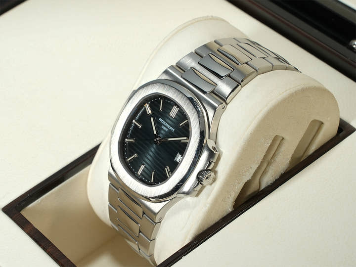 パテックフィリップ ノーチラス Ref.5800/1A-001 ステンレススチール ブルー文字盤