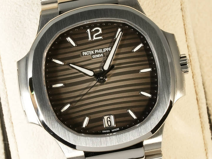 パテックフィリップ ノーチラス Ref.7118/1A-011 ステンレススチール スモークグレー文字盤