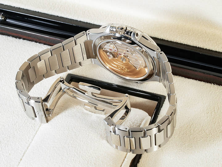 パテックフィリップ ノーチラス Ref.7118/1A-011 ステンレススチール スモークグレー文字盤