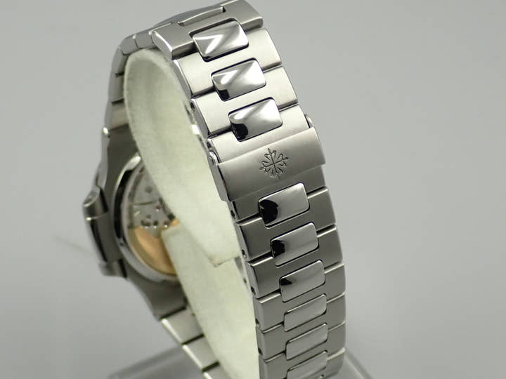 パテックフィリップ ノーチラス Ref.5800/1A-001 ステンレススチール ブルー文字盤