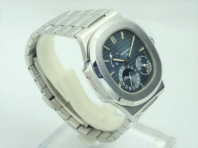 パテックフィリップ ノーチラス Ref.5712/1A-001 ブラックブルー文字盤 中古 nautilus-51