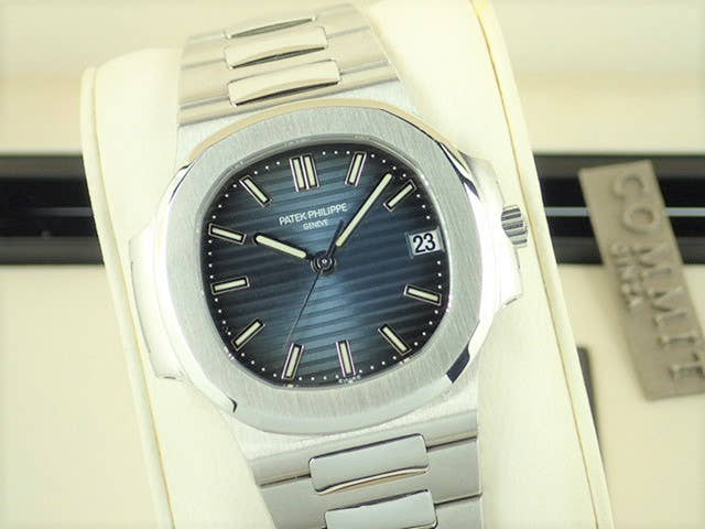 Patek Philippe Nautilus Ref.5800/1A-001 Dark Blue Dial Good Condition nautilus-52