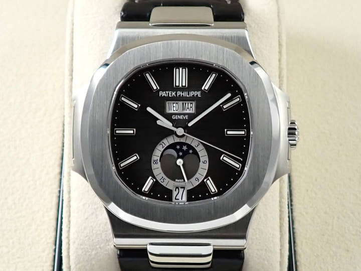 パテックフィリップ ノーチラス アニュアルカレンダー ムーンフェイズ Ref.5726A-001 ステンレススチール ブラック文字盤