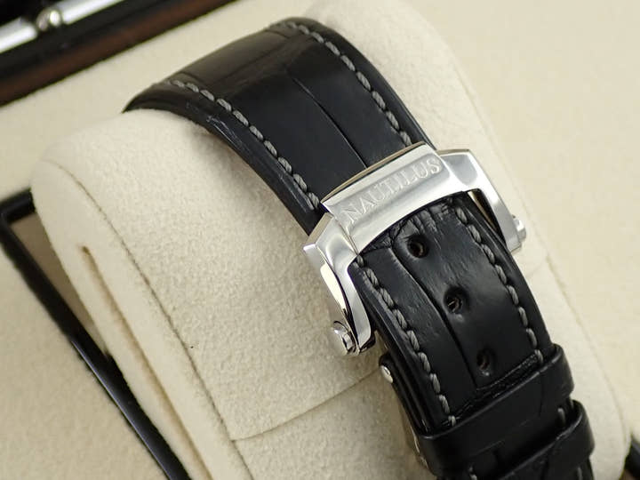 パテックフィリップ ノーチラス アニュアルカレンダー ムーンフェイズ Ref.5726A-001 ステンレススチール ブラック文字盤