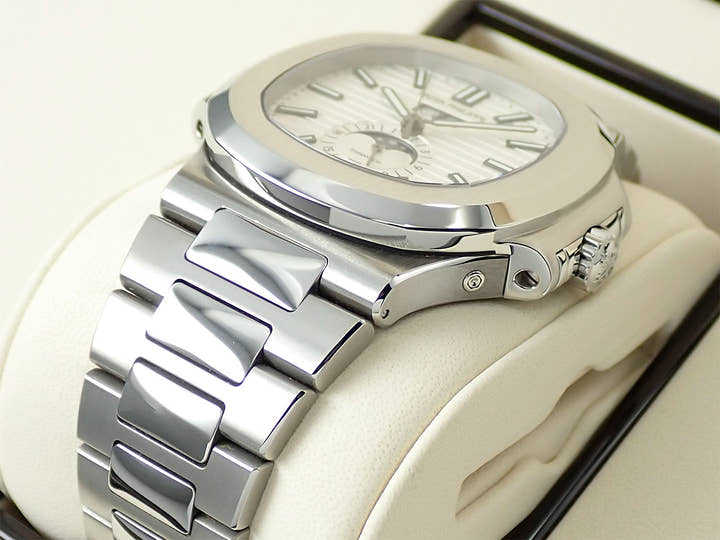 パテックフィリップ ノーチラス アニュアルカレンダー TIFFANY&CO. Ref.5726/1A-010 ステンレススチール ホワイト文字盤