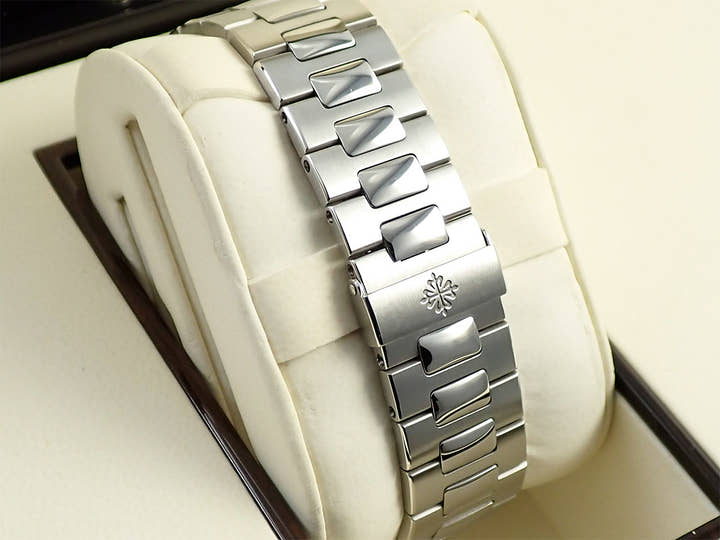 パテックフィリップ ノーチラス クロノグラフ Ref.5980/1A-001 ステンレススチール ブルー文字盤