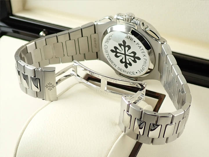 パテックフィリップ ノーチラス クロノグラフ Ref.5980/1A-019 ステンレススチール ホワイト文字盤