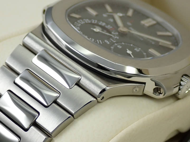 パテックフィリップ ノーチラス プチコンプリケーション Ref.5712/1A-001 ステンレススチール ブルー文字盤