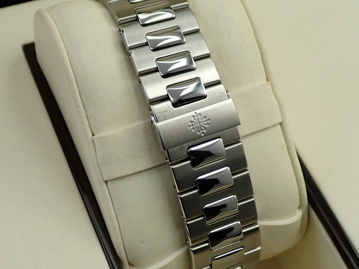 パテックフィリップ ノーチラス プチコンプリケーション Ref.5712/1A-001 ステンレススチール ブルー文字盤