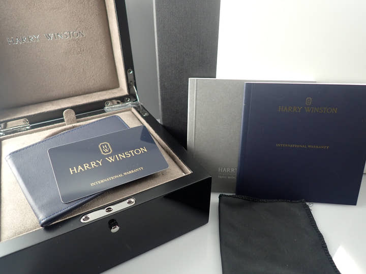 ハリーウィンストン オーシャン トリレトロ クロノグラフ Ref.OCEACT44ZZ006 グレー/シルバー文字盤 極美品 KJ6HP789