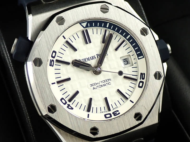 オーデマピゲ ロイヤルオーク オフショア ダイバー Ref.15710ST.OO.A010CA.01 ステンレススチール ホワイト文字盤