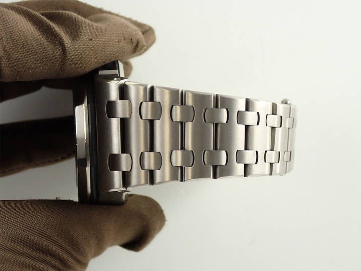 オーデマピゲ ロイヤルオーク オフショア クロノグラフ Ref.25721TI/O/1000TI/01 チタン グレー文字盤