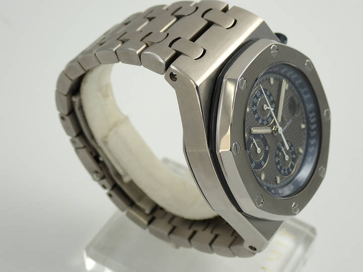 オーデマピゲ ロイヤルオーク オフショア クロノグラフ Ref.25721TI/O/1000TI/01 チタン グレー文字盤