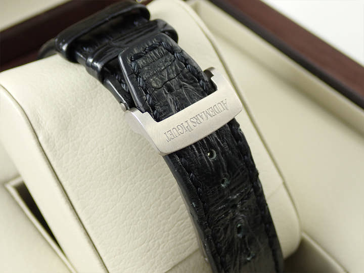 オーデマピゲ ロイヤルオーク オフショア GINZA7 Ref.26205AU.OO.D002CR.01 カーボン ブラック文字盤