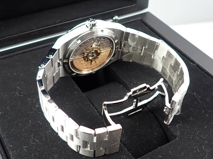 ヴァシュロンコンスタンタン オーヴァーシーズ Ref.4500V/110A-B128 ブルー文字盤 未使用 WK344394