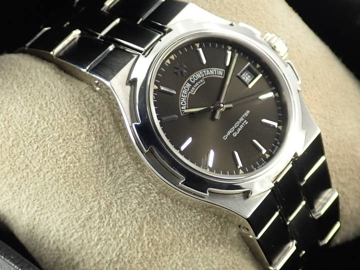 ヴァシュロンコンスタンタン オーヴァーシーズ クォーツ Ref.72050/423A-8477 グレー文字盤 中古 8ZU49948