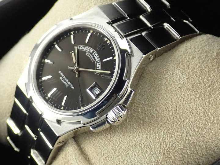 ヴァシュロンコンスタンタン オーヴァーシーズ クォーツ Ref.72050/423A-8477 グレー文字盤 中古 8ZU49948