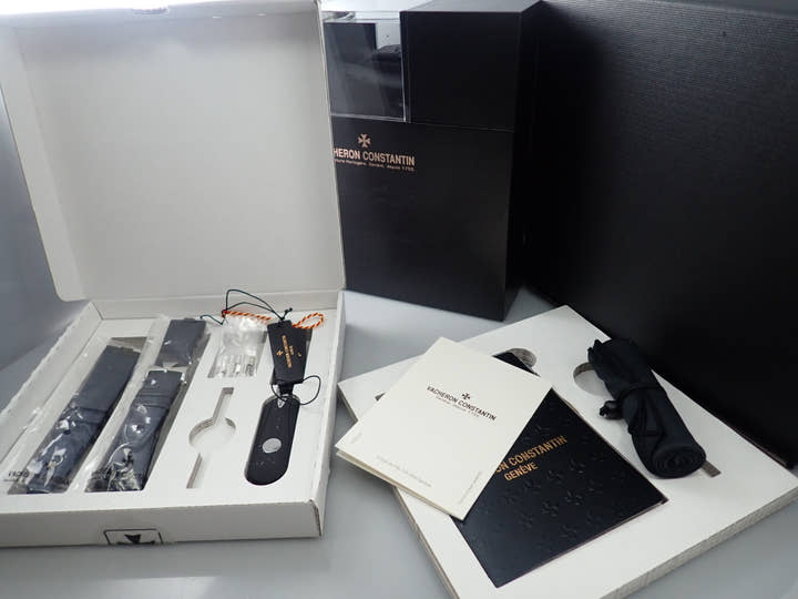 ヴァシュロンコンスタンタン オーヴァーシーズ Ref.4500V/110A-B128 ブルー文字盤 中古 XA2523C2