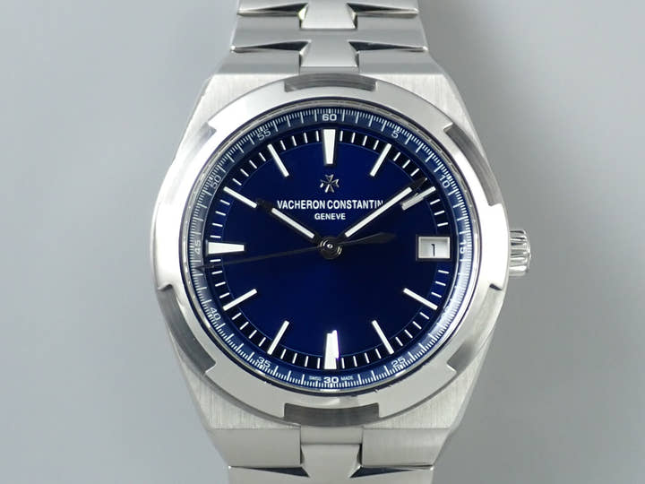 ヴァシュロンコンスタンタン オーヴァーシーズ Ref.4500V/110A-B128 ブルー文字盤 中古 XA2523C2