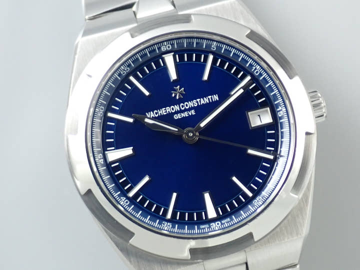 ヴァシュロンコンスタンタン オーヴァーシーズ Ref.4500V/110A-B128 ブルー文字盤 中古 XA2523C2