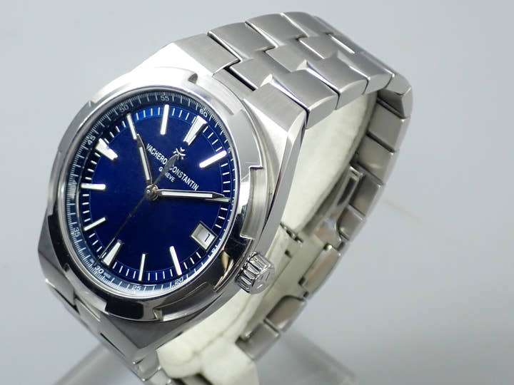 ヴァシュロンコンスタンタン オーヴァーシーズ Ref.4500V/110A-B128 ブルー文字盤 中古 XA2523C2