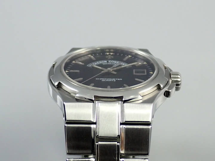 ヴァシュロンコンスタンタン オーヴァーシーズ クォーツ Ref.72040/423A-8463 ブラック文字盤 中古 1PJMC833