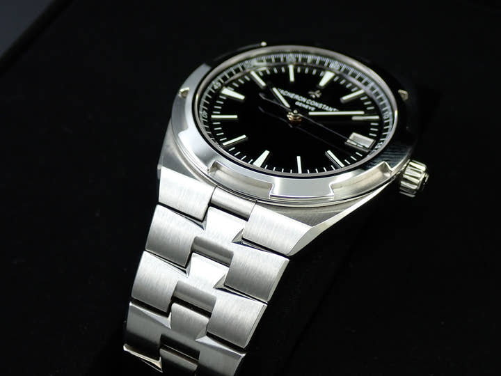 ヴァシュロンコンスタンタン オーヴァーシーズ Ref.4500V/110A-B483 ブラック文字盤 美品 05H32ZTF
