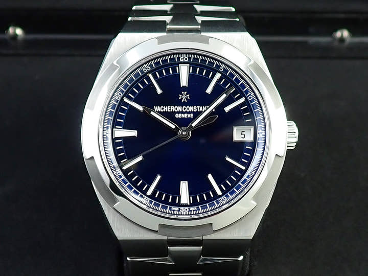 ヴァシュロンコンスタンタン オーヴァーシーズ Ref.4500V/110A-B128 ブルー文字盤 中古 FFC3YPXZ