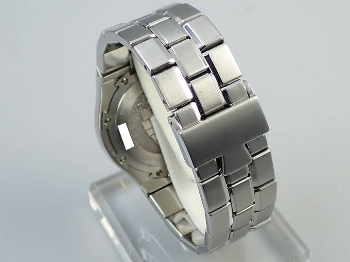 ヴァシュロンコンスタンタン オーヴァーシーズ Ref.42050/423A ブルー文字盤 中古 JLR9T228