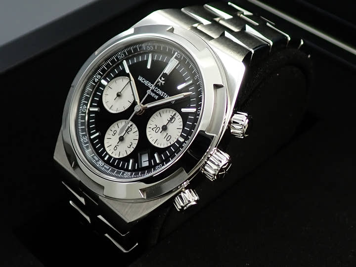 ヴァシュロンコンスタンタン オーヴァーシーズ クロノグラフ Ref.5500V/110A-B481 ブラック文字盤 美品 5M0RPMYP