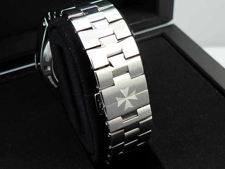 ヴァシュロンコンスタンタン オーヴァーシーズ クロノグラフ Ref.5500V/110A-B481 ブラック文字盤 美品 5M0RPMYP