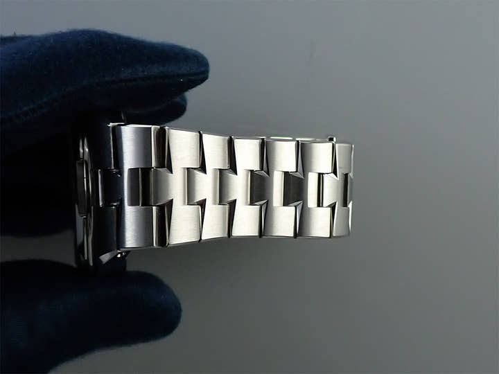 ヴァシュロンコンスタンタン オーヴァーシーズ Ref.4500V/110A-B128 ブルー文字盤 中古 955C2266