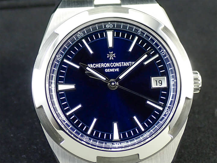 Vacheron Constantin Overseas Ref. 4500V/110A-B128 Blue Dial Excellent Condition RFMLAM95