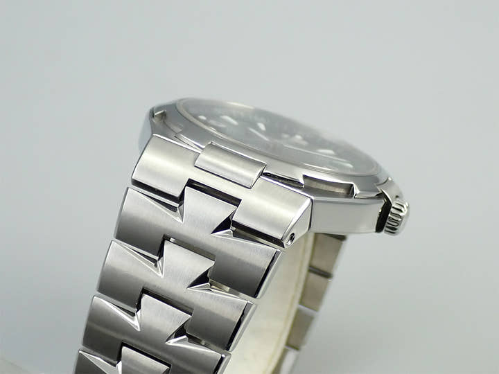 ヴァシュロンコンスタンタン オーヴァーシーズ Ref.47040/B01A-9094 ブラック文字盤 中古 77HFXPYS