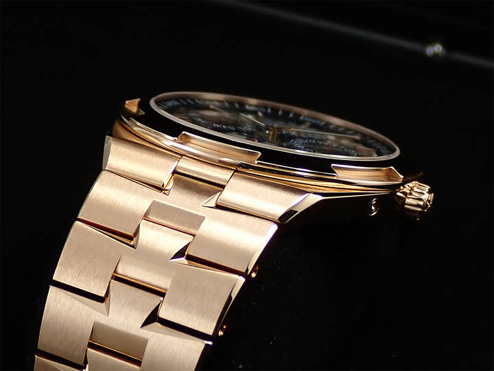 ヴァシュロンコンスタンタン オーヴァーシーズ エクストラフラット パーペチュアルカレンダー スケルトン Ref.4300V/120R-B642 スケルトン文字盤 未使用 657KMCZV