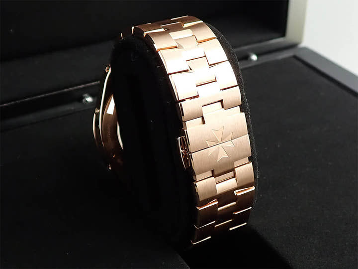 ヴァシュロンコンスタンタン オーヴァーシーズ エクストラフラット パーペチュアルカレンダー スケルトン Ref.4300V/120R-B642 スケルトン文字盤 未使用 657KMCZV