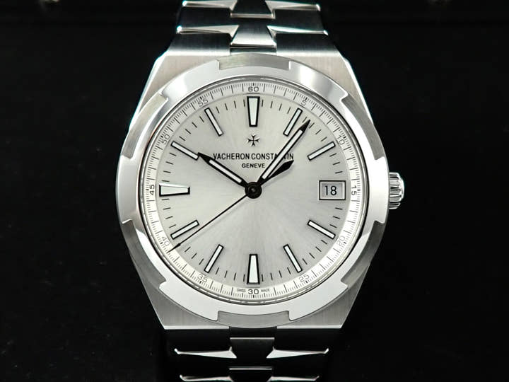 ヴァシュロンコンスタンタン オーヴァーシーズ Ref.4500V/110A-B126 シルバー文字盤 極美品 F7F90884
