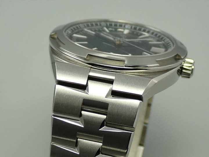 ヴァシュロンコンスタンタン オーヴァーシーズ Ref.4500V/110A-B128 ブルー文字盤 美中古 R4000961