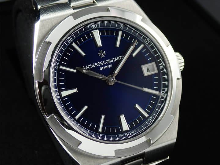 ヴァシュロンコンスタンタン オーヴァーシーズ Ref.4500V/110A-B128 ブルー文字盤 中古 CHX5MUAA