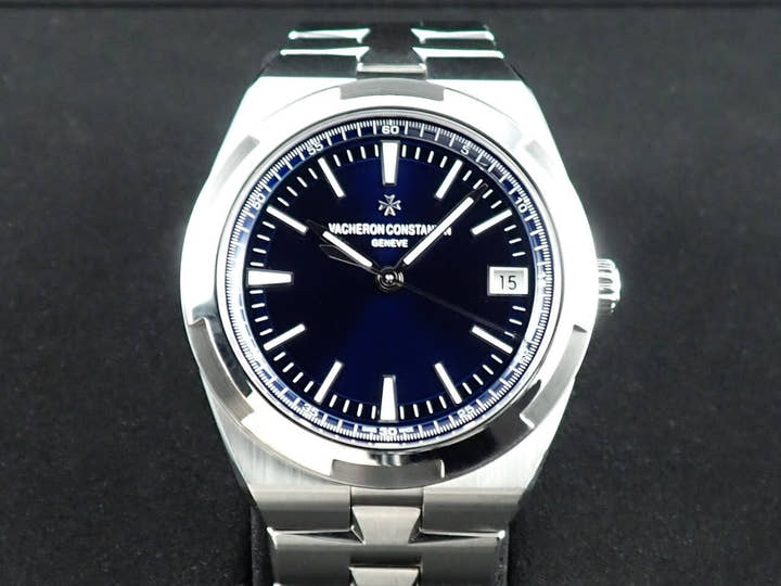 ヴァシュロンコンスタンタン オーヴァーシーズ Ref.4500V/110A-B128 ブルー文字盤 中古 S6A08SF2