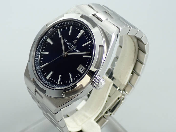 ヴァシュロンコンスタンタン オーヴァーシーズ Ref.4500V/110A-B128 ブルー文字盤 中古 S6A08SF2