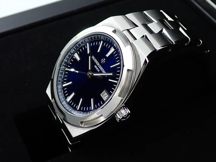 ヴァシュロンコンスタンタン オーヴァーシーズ Ref.4500V/110A-B128 ブルー文字盤 中古 Y143P5V0