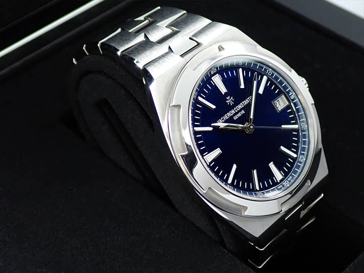 ヴァシュロンコンスタンタン オーヴァーシーズ Ref.4500V/110A-B128 ブルー文字盤 中古 Y143P5V0