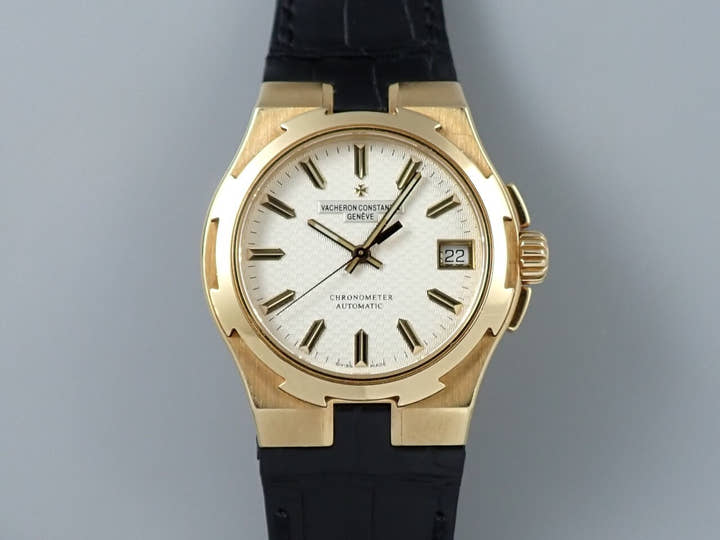 ヴァシュロンコンスタンタン オーヴァーシーズ Ref.42052/000J シルバー文字盤 中古 S6KKSVUK