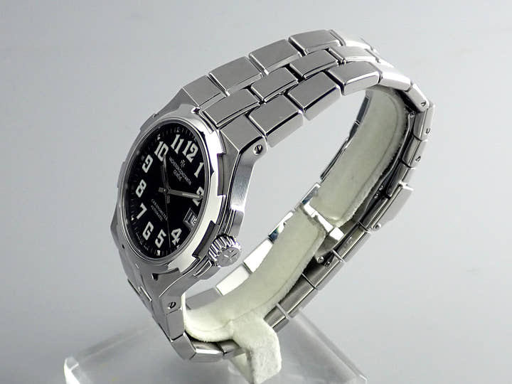 ヴァシュロンコンスタンタン オーヴァーシーズ ラージ Ref.42042/423A ブラック文字盤 中古 K8303862