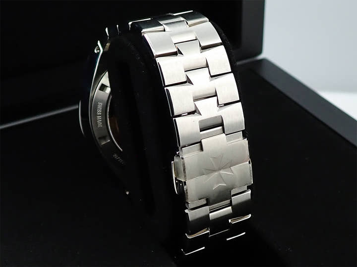 ヴァシュロンコンスタンタン オーヴァーシーズ クロノグラフ Ref.5500V/110A-B686 シルバー文字盤 極美品 T5JHT5RY